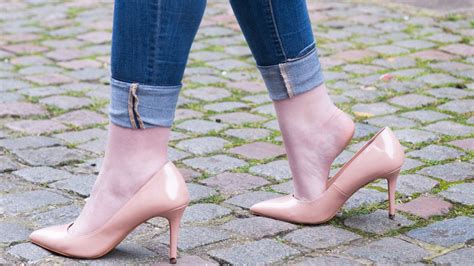 stop shoes slipping off heels.